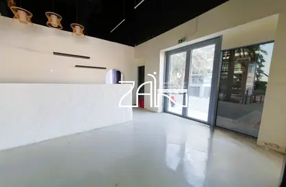 Retail - Studio - 1 Bathroom for rent in Bloom Marina - Al Bateen - Abu Dhabi