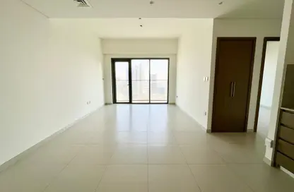 Apartment - 2 Bedrooms - 2 Bathrooms for rent in Burj Royale - Downtown Dubai - Dubai