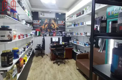 Shop - Studio for rent in Al Karama - Dubai