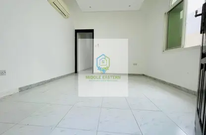 Apartment - 1 Bathroom for rent in Hadbat Al Zafranah - Muroor Area - Abu Dhabi