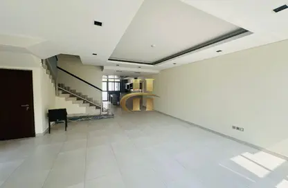 فيلا - 4 غرف نوم - 5 حمامات للايجار في فيلات كمفي - منطقة 11 - قرية الجميرا سركل - دبي فيلا - 4 غرف نوم - 5 حمامات للايجار في فيلات كمفي - منطقة 11 - قرية الجميرا سركل - دبي