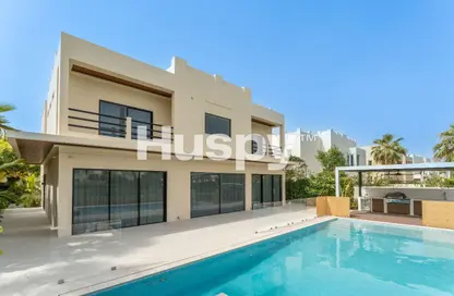 Villa - 5 Bedrooms - 6 Bathrooms for rent in Meadows 7 - Meadows - Dubai