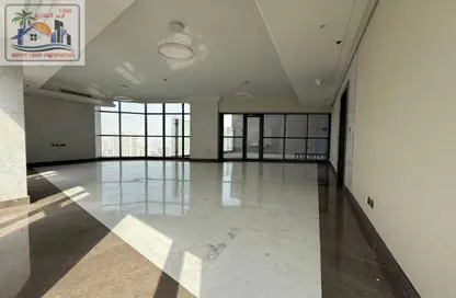 Penthouse - 4 Bedrooms - 7 Bathrooms for rent in New Al Taawun Road - Al Taawun - Sharjah