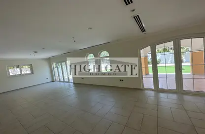 Empty Room image for: Villa - 5 Bedrooms - 5 Bathrooms for sale in Legacy - Jumeirah Park - Dubai, Image 1