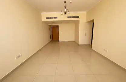 Apartment - 3 Bedrooms - 3 Bathrooms for rent in Muwaileh Commercial - Sharjah