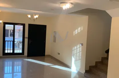 تاون هاوس - 2 غرف نوم - 3 حمامات للايجار في المنطقة 8 - قرية هيدرا - أبوظبي