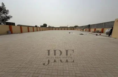 Warehouse - Studio - 1 Bathroom for rent in Al Sajaa - Sharjah