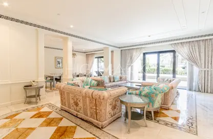 Living Room image for: Apartment - 3 Bedrooms - 3 Bathrooms for sale in Palazzo Versace - Culture Village - Dubai, Image 1