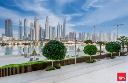 Apartment - 4 Bedrooms - 3 Bathrooms for sale in Marina Vista - EMAAR Beachfront - Dubai Harbour - Dubai