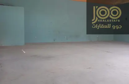 Warehouse - Studio - 2 Bathrooms for rent in Umm Al Thuoob - Umm Al Quwain