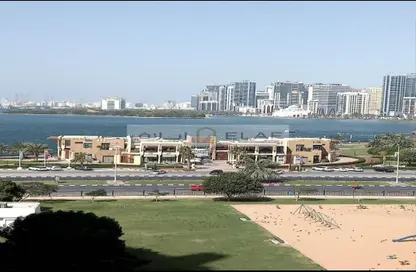 شقة - 2 غرف نوم - 2 حمامات للايجار في شارع جمال عبد الناصر - المجاز - الشارقة