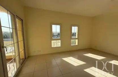 Villa - 2 Bedrooms - 3 Bathrooms for rent in Springs 11 - The Springs - Dubai