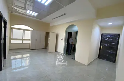 شقة - 2 غرف نوم - 1 حمام للايجار في مدينة شخبوط - أبوظبي