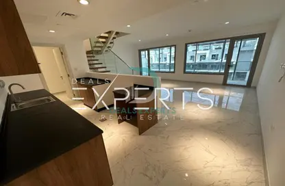 Apartment - 3 Bedrooms - 4 Bathrooms for sale in Oasis 1 - Oasis Residences - Masdar City - Abu Dhabi
