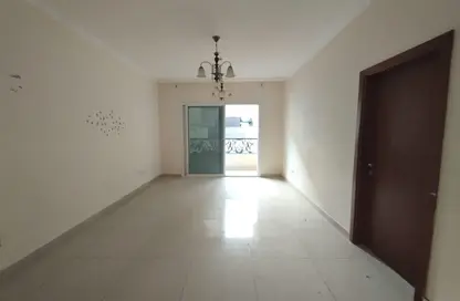 Apartment - 1 Bedroom - 2 Bathrooms for rent in Al Hoor Building - Muwaileh Commercial - Sharjah