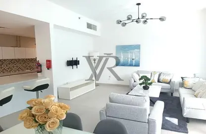 Living Room image for: Apartment - 2 Bedrooms - 3 Bathrooms for rent in Vezul Residence - Business Bay - Dubai, Image 1