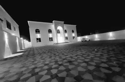 Apartment - 2 Bedrooms - 1 Bathroom for rent in Madinat Al Riyad - Abu Dhabi