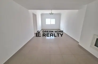 Apartment - 2 Bedrooms - 2 Bathrooms for rent in Al Taawun - Sharjah