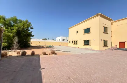 Villa - 5 Bedrooms - 7 Bathrooms for rent in Al Quoz 2 - Al Quoz - Dubai