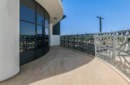 Apartment - 2 Bedrooms - 2 Bathrooms for rent in The Gate - Masdar City - Abu Dhabi