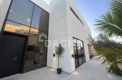 Villa - 5 Bedrooms - 6 Bathrooms for sale in Whitefield 1 - Whitefield - DAMAC Hills - Dubai