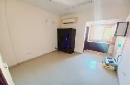 Apartment - Studio - 1 Bathroom for rent in SG Muwaileh Building - Muwaileh - Sharjah