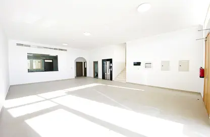Villa - 5 Bedrooms - 6 Bathrooms for rent in Madinat Zayed - Abu Dhabi