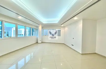Empty Room image for: Apartment - 2 Bedrooms - 4 Bathrooms for rent in Al Ahlia tower - Al Khalidiya - Abu Dhabi, Image 1