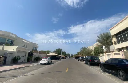 Villa - Studio - 6 Bathrooms for rent in Umm Suqeim 2 Villas - Umm Suqeim 2 - Umm Suqeim - Dubai