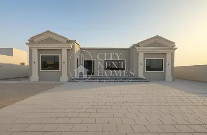 Villa - 4 Bedrooms - 5 Bathrooms for rent in Nad Al Sheba Villas - Nad Al Sheba 3 - Nad Al Sheba - Dubai