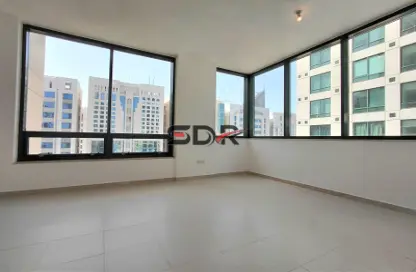شقة - 2 غرف نوم - 2 حمامات للايجار في برج الغيث - شارع حمدان - أبوظبي
