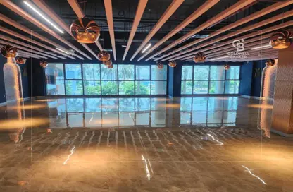 Show Room - Studio - 4 Bathrooms for rent in Al Marfa Tower - Riggat Al Buteen - Deira - Dubai