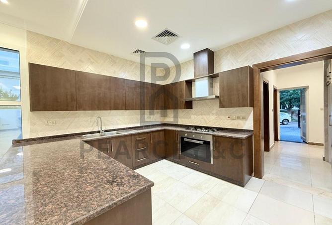 15467800 - Property Image 3