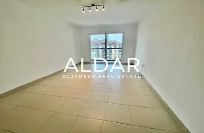 Apartment - 1 Bedroom - 2 Bathrooms for rent in Oxford Building - Jumeirah Village Circle - Dubai