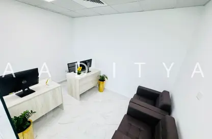 مكتب - استوديو - 1 حمام للايجار في فاطمه محمد احمد بن سليمان - الرفاعة - بر دبي - دبي