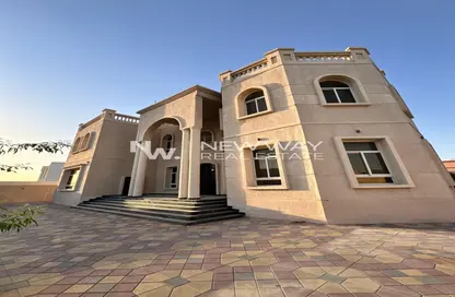 Villa - 5 Bedrooms - 6 Bathrooms for rent in Al Aweer - Dubai