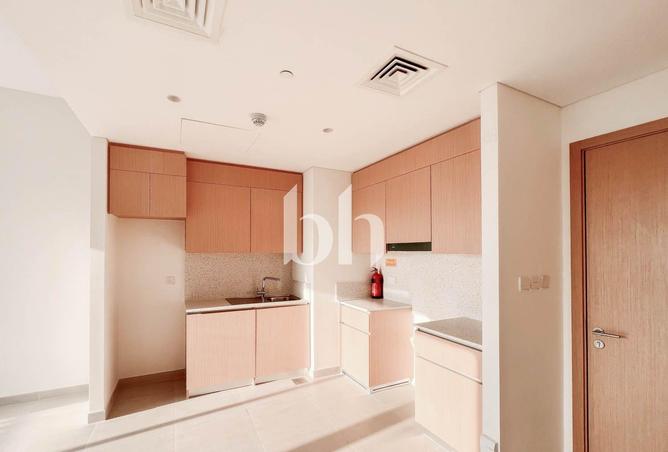 Prime Location | High Floor | Multiple Cheques