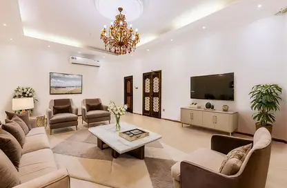 Villa - 5 Bedrooms - 7 Bathrooms for rent in Umm Suqeim 3 Villas - Umm Suqeim 3 - Umm Suqeim - Dubai