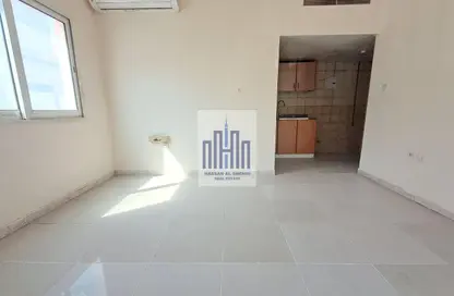 Apartment - Studio - 1 Bathroom for rent in Muweileh Community - Muwaileh Commercial - Sharjah