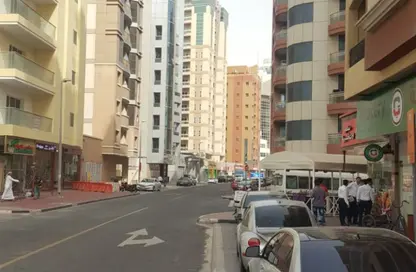 Apartment - 1 Bedroom - 2 Bathrooms for rent in Al Barsha - Dubai