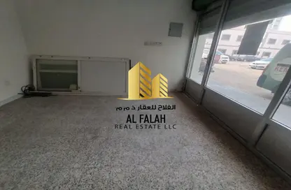 Shop - Studio for rent in Al Butina - Sharjah