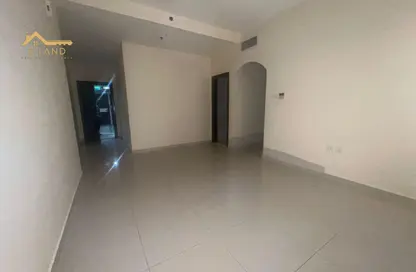 شقة - غرفة نوم - 2 حمامات للايجار في شارع التعاون - التعاون - الشارقة شقة - غرفة نوم - 2 حمامات للايجار في شارع التعاون - التعاون - الشارقة