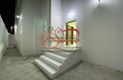 Apartment - Studio - 1 Bathroom for rent in Shakhbout City - Abu Dhabi