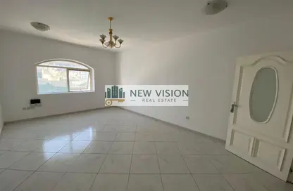 Apartment - 2 Bedrooms - 2 Bathrooms for rent in Al Wahda Building - Al Majaz 2 - Al Majaz - Sharjah