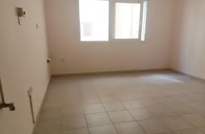 Empty Room image for: Apartment - 1 Bathroom for rent in Muwaileh 3 Building - Muwaileh - Sharjah, Image 1