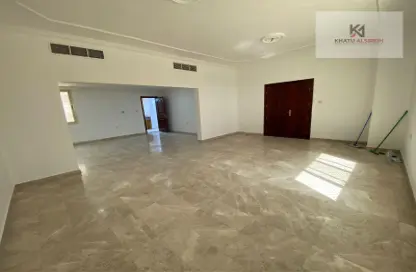 Empty Room image for: Villa - 7 Bedrooms for rent in Al Muroor Tower - Muroor Area - Abu Dhabi, Image 1