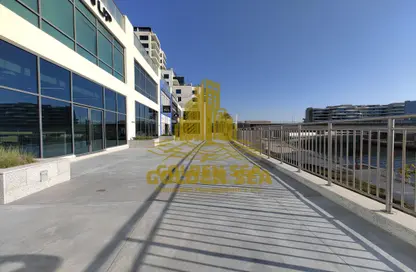 Retail - Studio - 2 Bathrooms for rent in Al Zeina - Al Raha Beach - Abu Dhabi