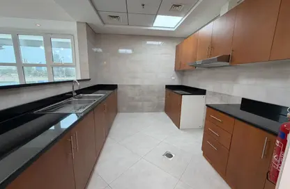 شقة - 3 غرف نوم - 3 حمامات للايجار في بناية شرف دي جي - الكرامة - دبي شقة - 3 غرف نوم - 3 حمامات للايجار في بناية شرف دي جي - الكرامة - دبي