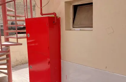 سكن عمال - استوديو - 8 حمامات للايجار في المنطقة الصناعية رقم 10 - المنطقة الصناعية بالشارقة - الشارقة