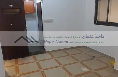 Apartment - Studio - 1 Bathroom for rent in Al Karamah - Abu Dhabi